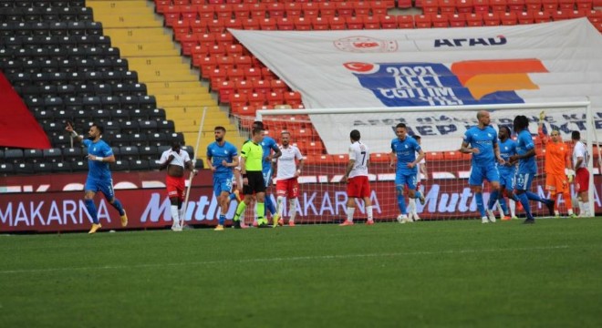 Erzurumspor'a 91 sarı, 8 kırmızı kart çıktı           